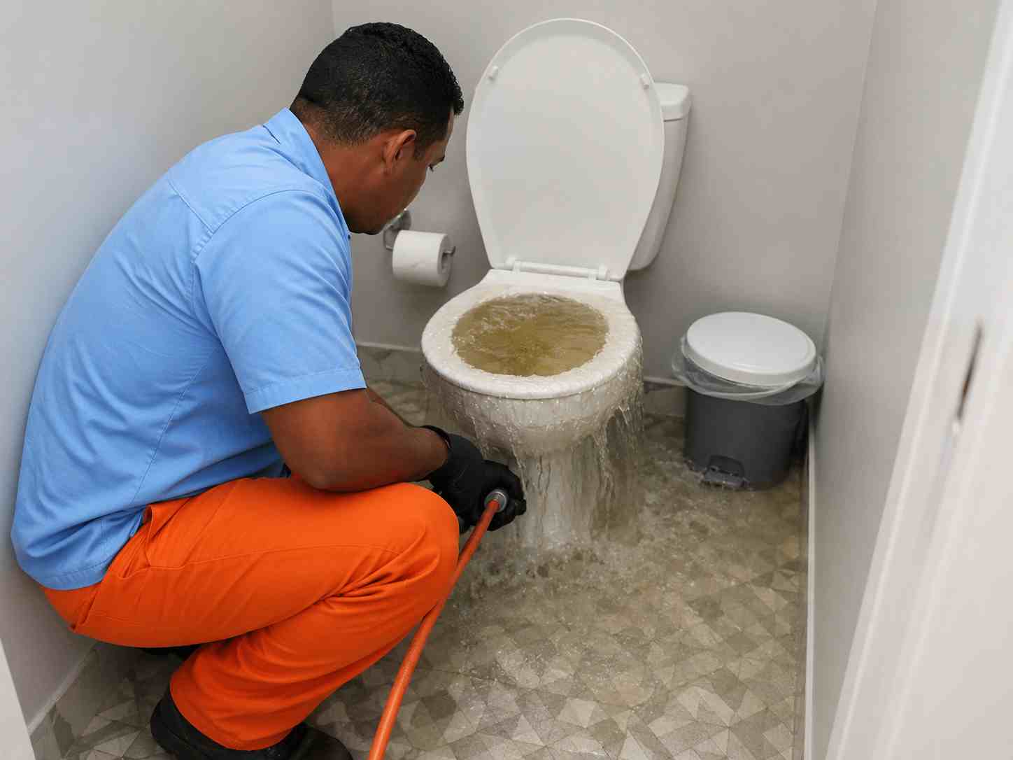 Desentupimento de vaso sanitário transbordando em São Paulo